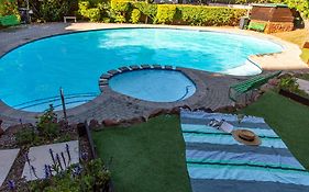 Green Point Family Studio - Walk To Stadium, Waterfront & Seapoint - Pool & Parking
